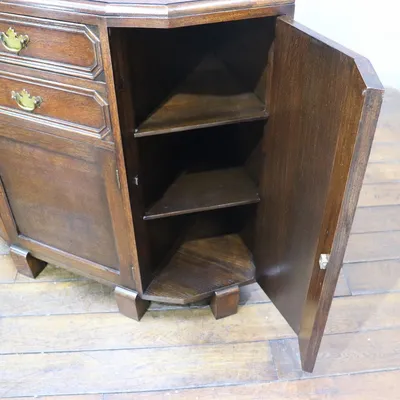 コーナーボード｜オーク材・1930年代 部屋の角を活かす収納棚 11