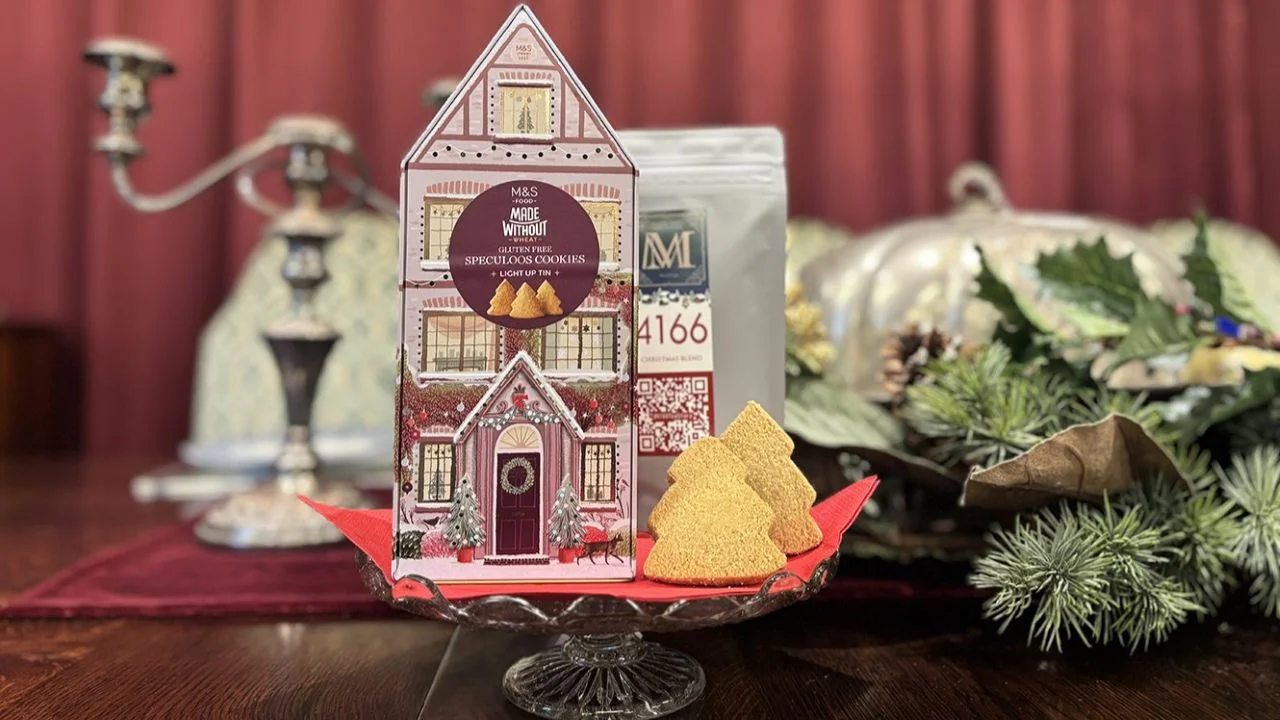 M&S（マークス&スペンサー）のクリスマスクッキー＆紅茶セット