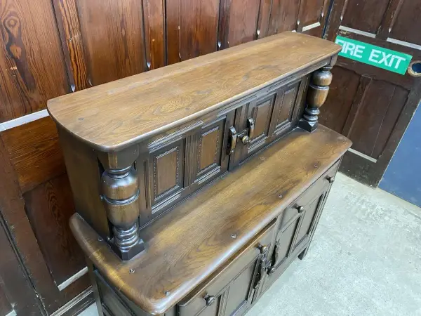 コートカップボード｜オーク材・1960年代 パネル扉の重厚キャビネット ERCOL（アーコール） 7