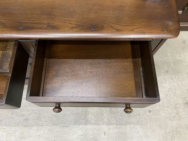 コートカップボード｜オーク材・1960年代 パネル扉の重厚キャビネット ERCOL（アーコール） 10