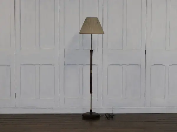 フロアスタンド