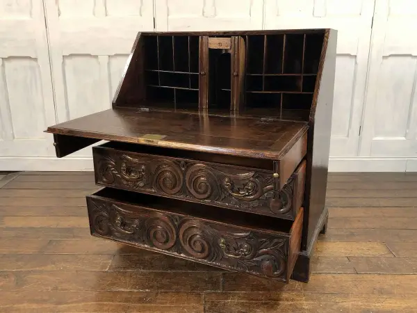 ビューロー｜オーク材・1760年代 アカンサス彫刻の特別品 3