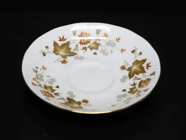ソーサー　Colclough（紅葉） 2