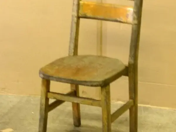 スクールチェア｜エルム材・1950年代 小ぶりな学校椅子