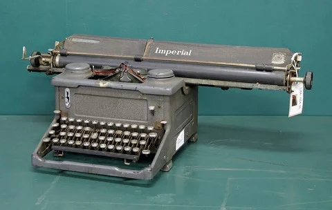 タイプライター｜1930年代 メタリックグレーの本体 Imperial
