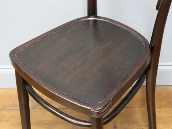 ベントウッドチェア｜ブナ材・1930年代 曲木の名品 THONET（トーネット） 2