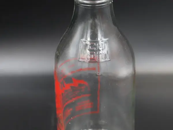 ミルクボトル 4
