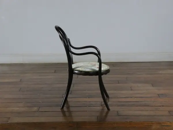 ベントウッドキッズチェア｜ビーチ材・1930年代 いちご泥棒の座面 THONET（トーネット） 5