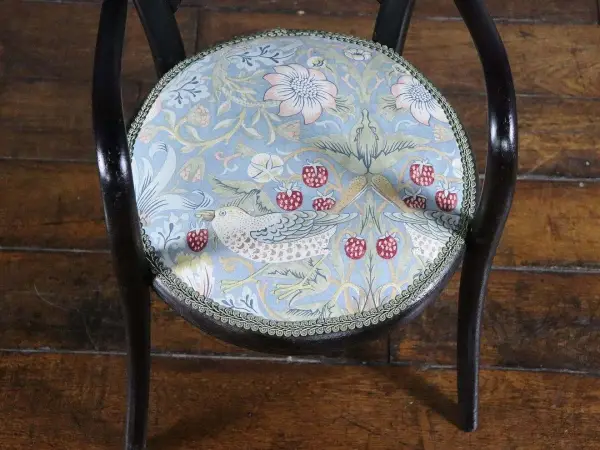 ベントウッドキッズチェア｜ビーチ材・1930年代 いちご泥棒の座面 THONET（トーネット） 6
