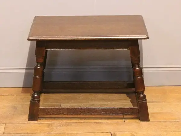 センターテーブル｜オーク材・1930年代 挽物脚のコンパクトサイズ 3
