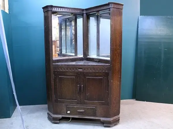 コーナーキャビネット｜オーク材・1930年代 ミラーバックの飾り棚 1