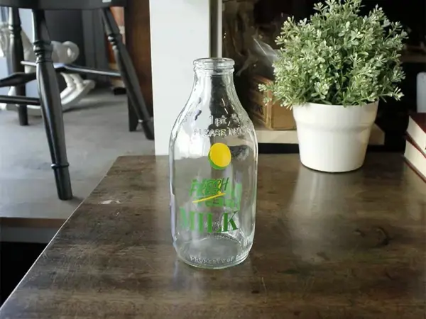 ミルクボトル 6