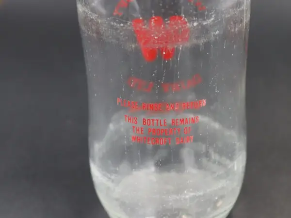 ミルクボトル 4