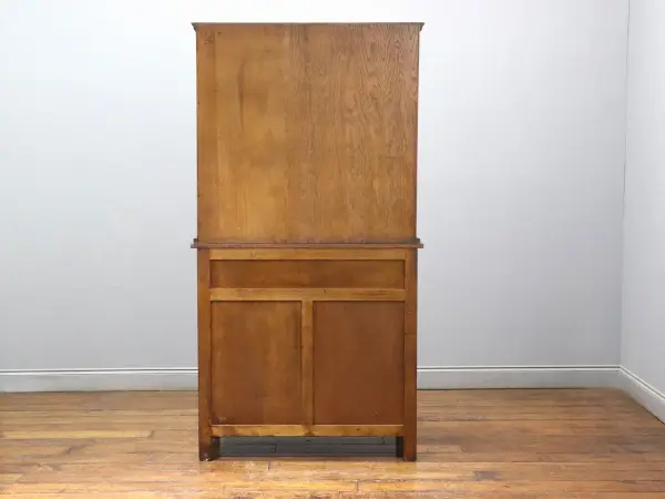カップボード｜オーク材・1930年代 アーチパネル扉の食器棚 4