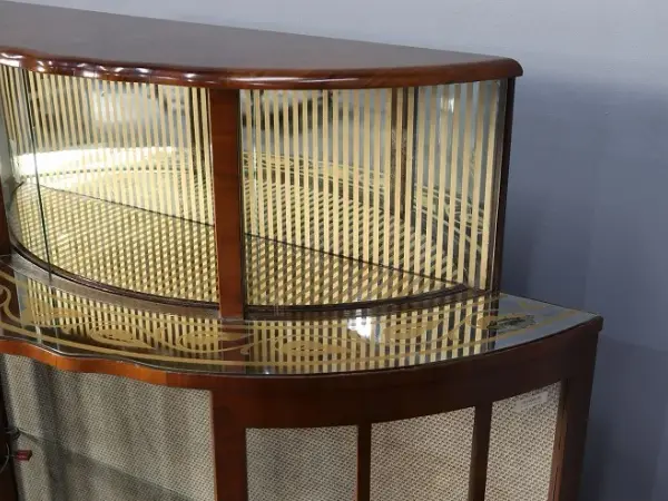 ディスプレイキャビネット｜ウォルナット材・1930年代 金彩ガラスの半円フォルム 5
