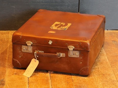 ワードローブトランク｜レザー・1930年代 縦型の旅行鞄 49×61cm