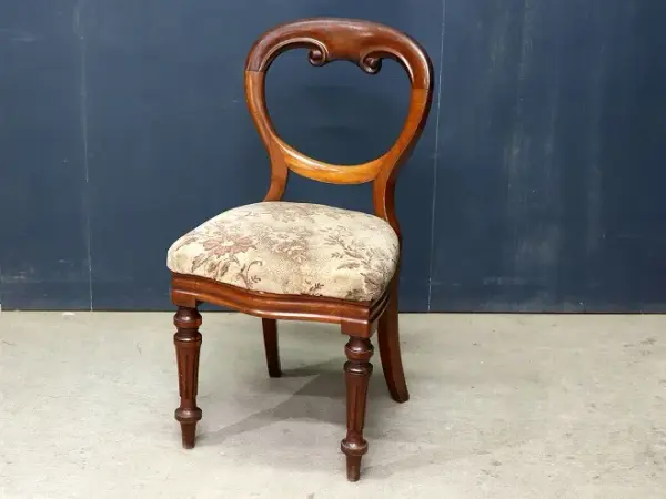 バルーンバックチェア｜マホガニー材・1880年代 丸背の気品ある椅子