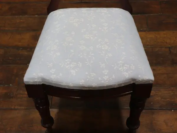 バルーンバックチェア｜マホガニー材・1880年代 丸みを帯びた優美な逸品 2