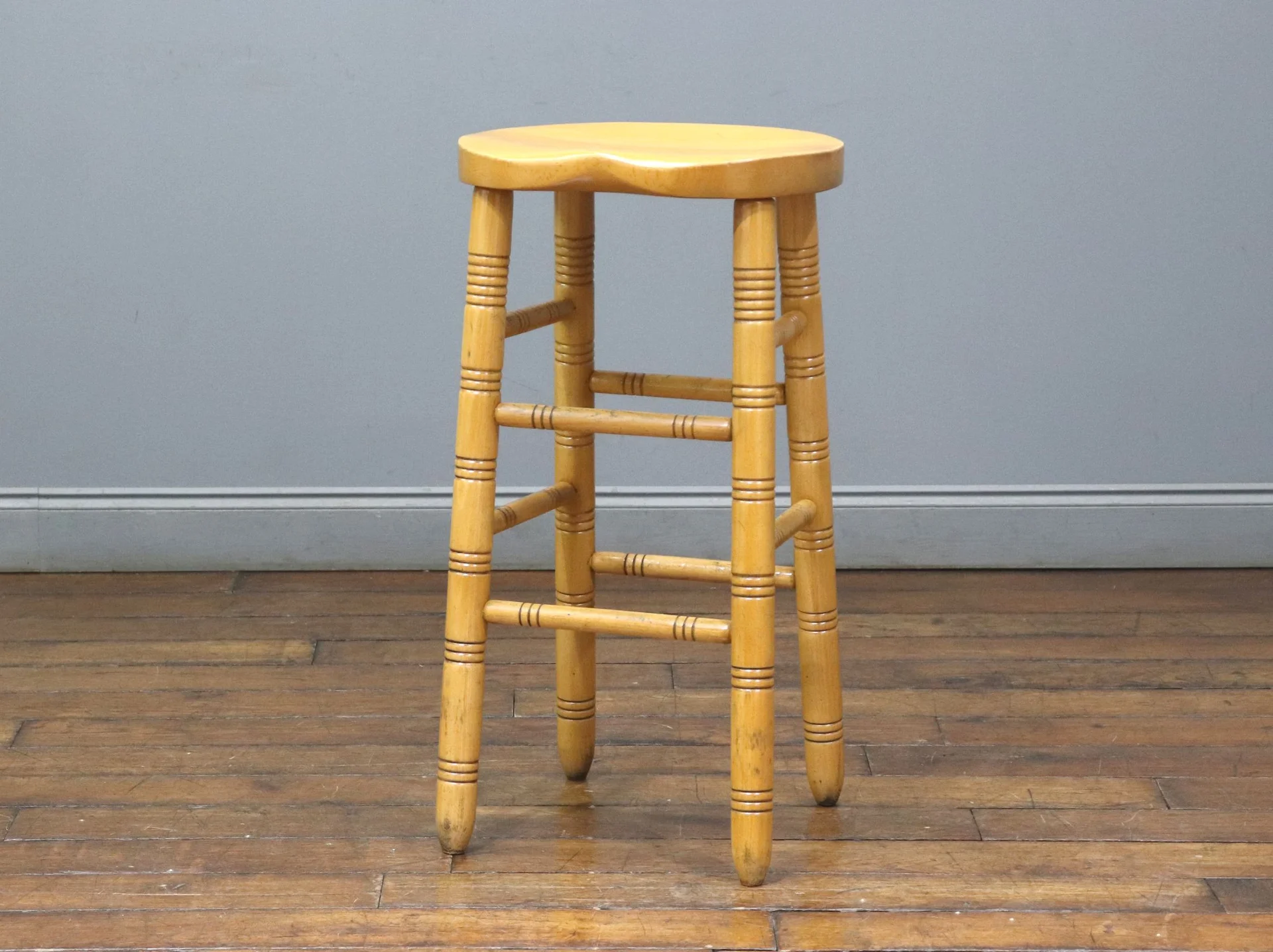バースツール｜ビーチ材・1930年代 サドル形の座面 高さ76cm