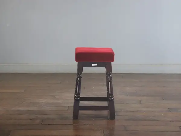 パブスツール｜ビーチ材・1930年代 赤い角座面 高さ53cm 4
