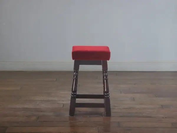 パブスツール｜ビーチ材・1930年代 赤い角座面 高さ53cm 5