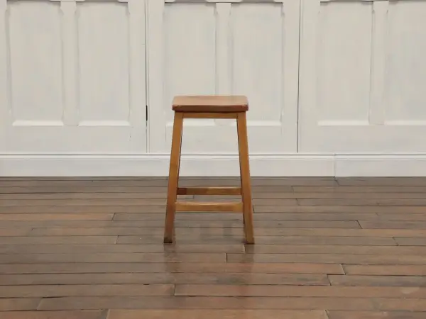 スツール｜エルム材・1950年代 素朴な木の風合い 3