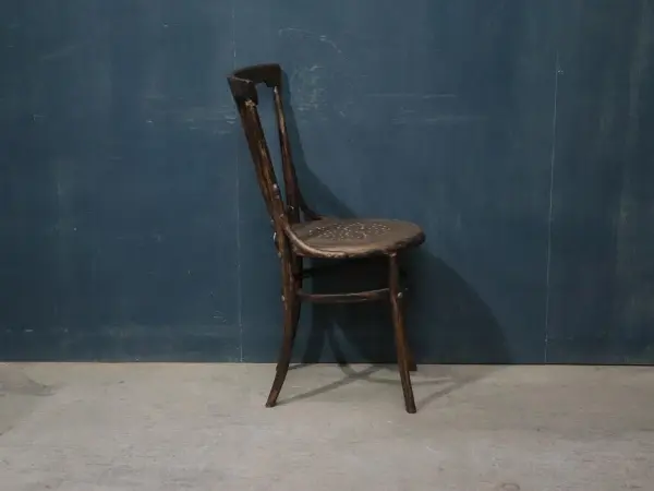 ベントウッドチェア｜ブナ材・1930年代 しなやかな曲木のダイニングチェア 5