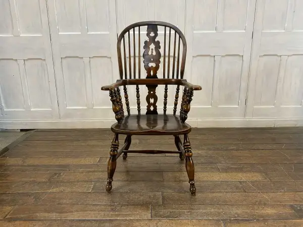 ダブルボウバックアームチェア｜エルム材・1890年代 2