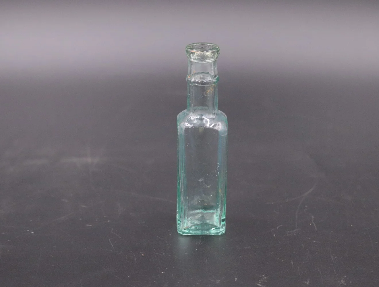 アンティークボトル｜ガラス・1970年代 青緑の細身瓶 13.8cm | ケント