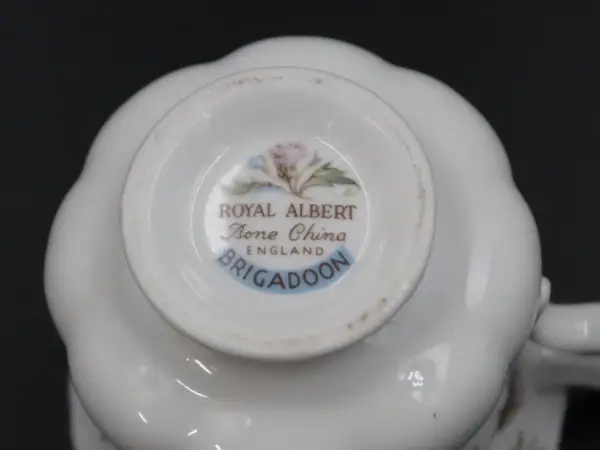 カップ＆ソーサー ROYAL ALBERT Brigadoon 7