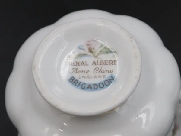 カップ＆ソーサー ROYAL ALBERT Brigadoon 7