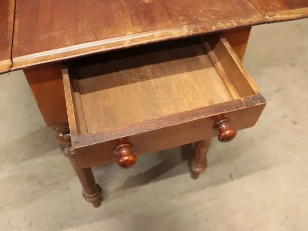 バタフライテーブル｜マホガニー材・1880年代 挽き物脚のドロップリーフ 8