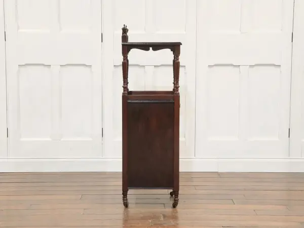 スモールキャビネット｜ウォルナット材・1930年代 彫刻入りコールボックス 6