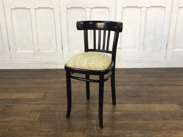 ベントウッドチェア｜ブナ材・1930年代 モリス生地張りのカフェチェア THONET（トーネット）