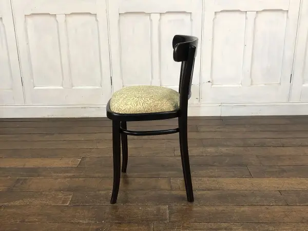 ベントウッドチェア｜ブナ材・1930年代 モリス生地張りのカフェチェア THONET（トーネット） 3