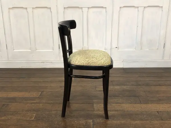 ベントウッドチェア｜ブナ材・1930年代 モリス生地張りのカフェチェア THONET（トーネット） 5