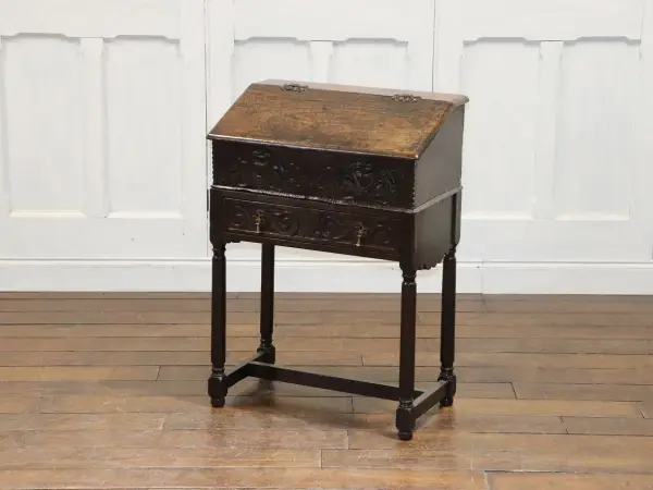 バイブルボックス｜オーク材・1780年代 彫刻パネルのスタンド型 1