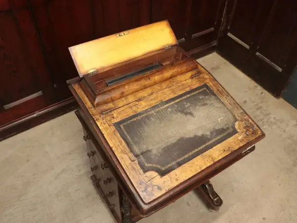ダベンポートデスク｜ウォルナット材・1930年代 傾斜天板の書机 7