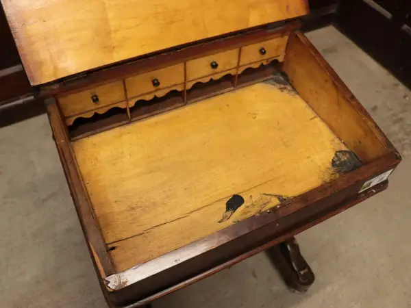 ダベンポートデスク｜ウォルナット材・1930年代 傾斜天板の書机 9