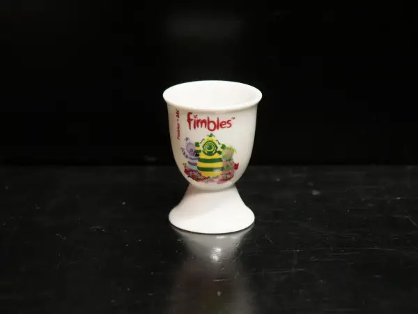 エッグスタンド