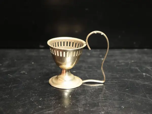 エッグスタンド 1