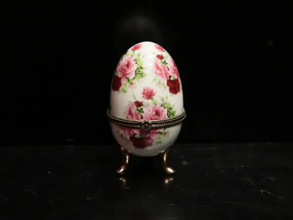 ジュエリーボックス｜セラミック・1980年代 卵形に薔薇の絵付け 9.8cm 3