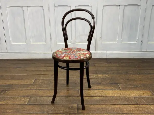 ベントウッドチェア｜ブナ材・1930年代 モリス「いちご泥棒」張りのバルーンバック THONET（トーネット） 1