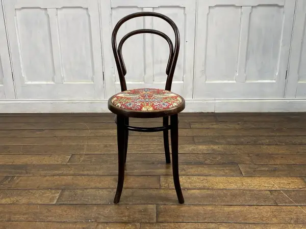 ベントウッドチェア｜ブナ材・1930年代 モリス「いちご泥棒」張りのバルーンバック THONET（トーネット） 2