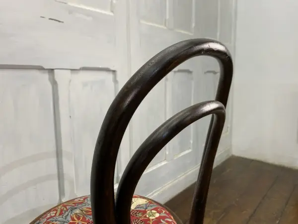 ベントウッドチェア｜ブナ材・1930年代 モリス「いちご泥棒」張りのバルーンバック THONET（トーネット） 7
