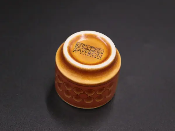 エッグスタンド 4