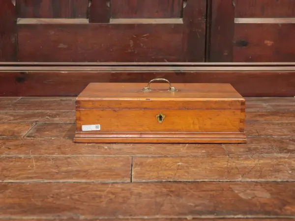 ツールボックス｜オーク材・1930年代 真鍮ハンドルの紳士用工具箱 3