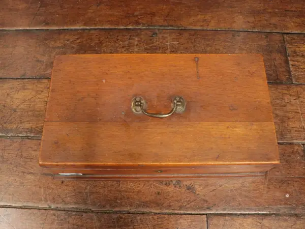ツールボックス｜オーク材・1930年代 真鍮ハンドルの紳士用工具箱 7