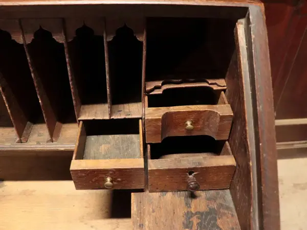ビューロー｜オーク材・1830年代 深い飴色に育った書き物机 8