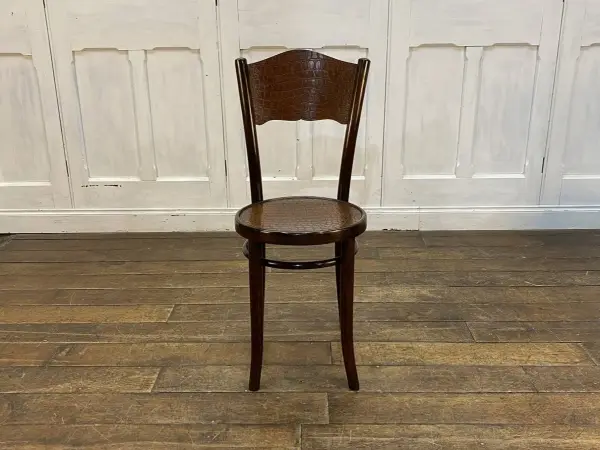 ベントウッドチェア｜ブナ材・1930年代 クロコ型押しのスタイリッシュチェア THONET（トーネット） 2